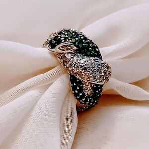 Elegant Green and Silver Crystal Ring